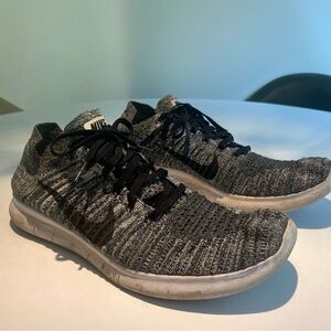 COPY - Nike FreeRN Oreo- size 12 mens